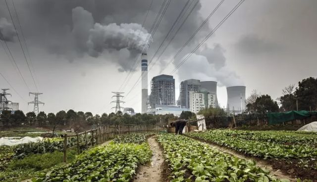 UE anuncia acordo de "imposto sobre o carbono" para importações industriais